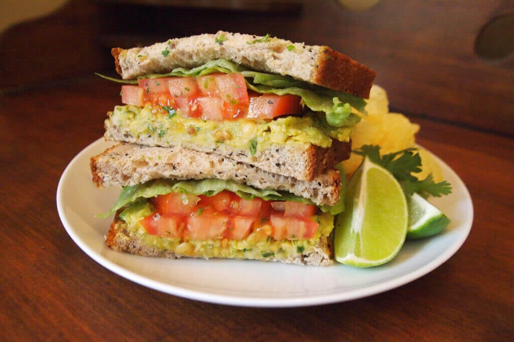 avocado-chickpea-sandwich