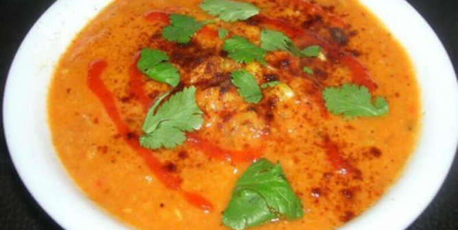Fire-Roasted Corn Chowder With Sriracha