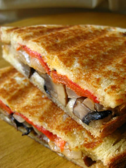 575x431_2D00_smoked-portobello-panini.jpg