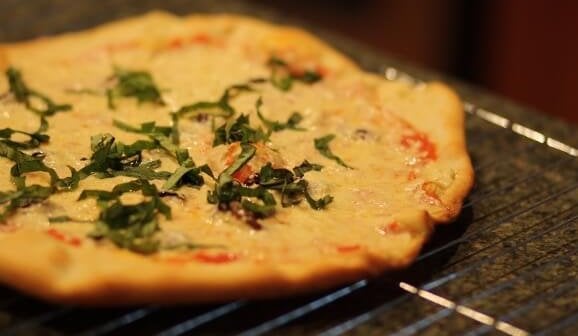 How to Make a Vegan Pizza in 5 Steps