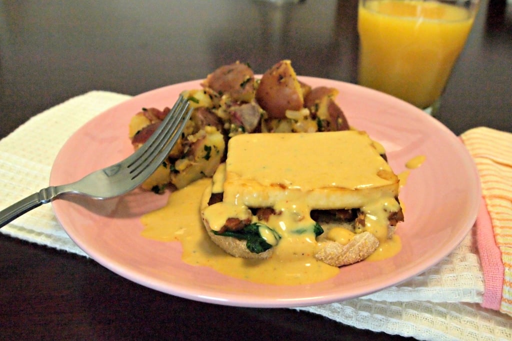 Vegan Eggs Benedict with Tofu