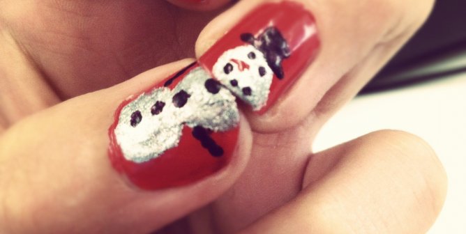 Festive Holiday Nails