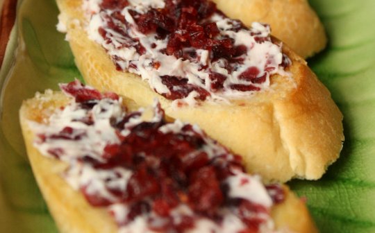 Cranberry–Cream Cheese Crostini