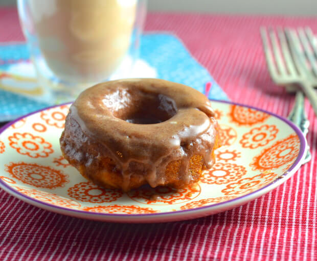 Vegan Apple Cinnamon Donuts