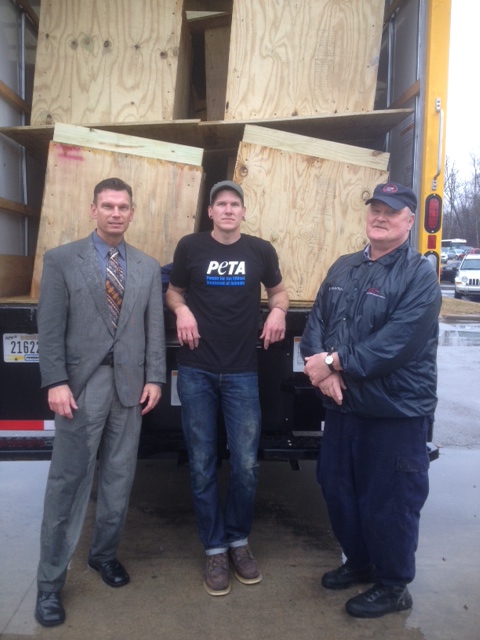 Northeast Ohio Correctional Center builds doghouses for needy dogs (1)