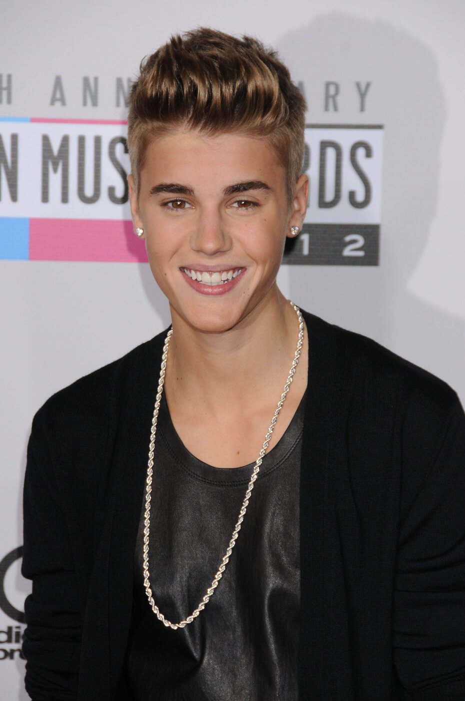 Justin Bieber Says, 'Air France Sucks,' for Sending Monkeys to Labs PETA