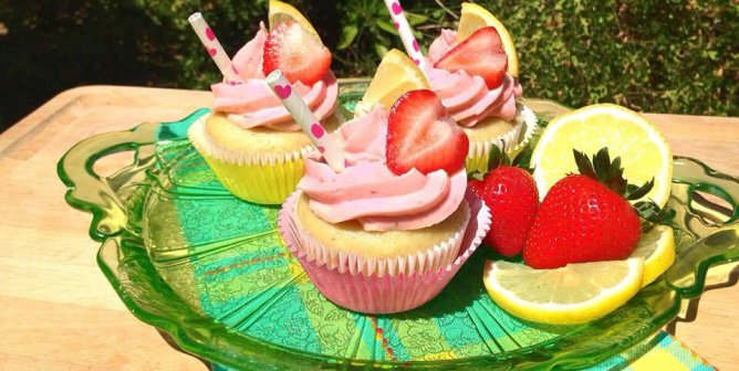 Strawberry Lemonade Cupcakes