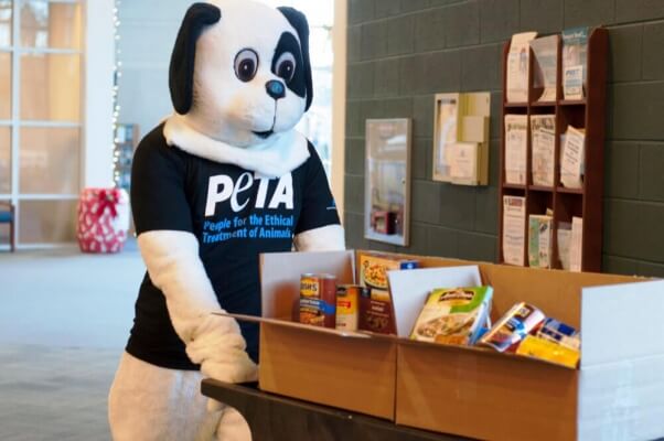 PETA's Newport News Food Drive