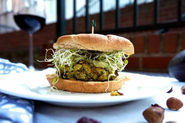 Curry vegan burger