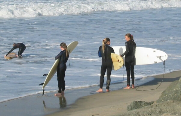 surfer girls