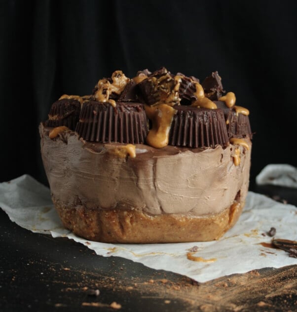 peanut butter and chocolate cheesecake from createnplate