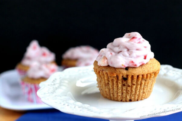 Strawberry-Coconut-Cupcakes dessert