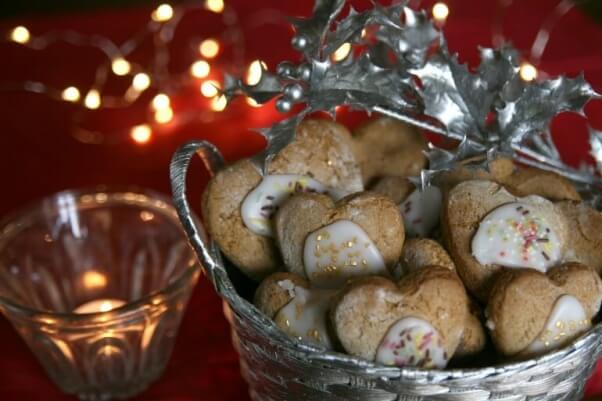 Iced gingerbread cookies