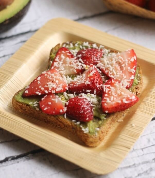 Hummusapien Avocado Strawberry Toast