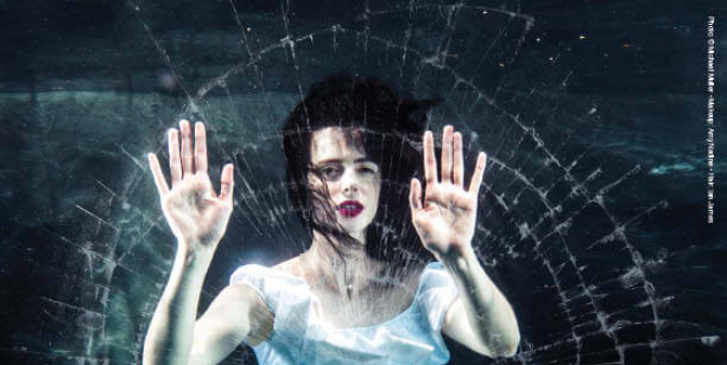 Krysten Ritter: Break Free (Peta)