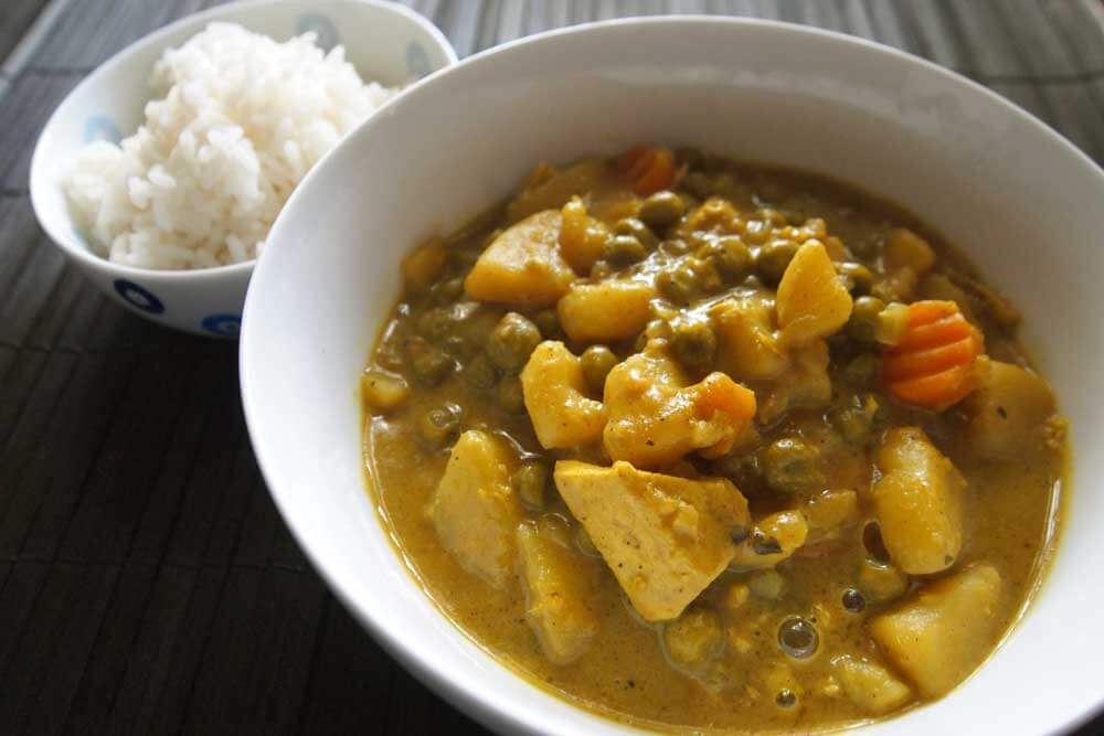Crockpot Thai Yellow Curry with Vegetables and Vegan Chicken | PETA
