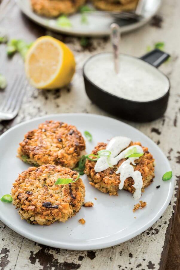 jackfruit-crabless-cakes-with-lemon-dill-aioli