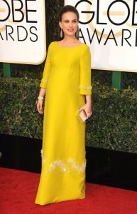 Natalie Portman pregnant in yellow dress