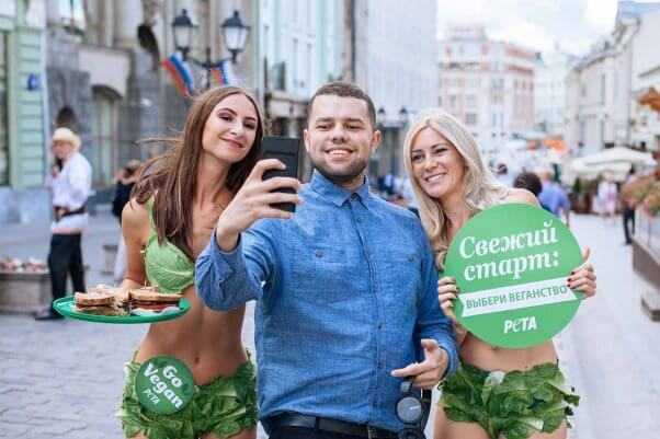 Russian man takes selfie with the Lettuce Ladies