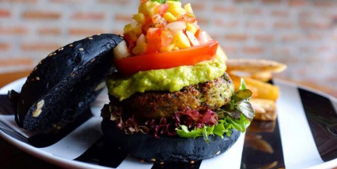 Traveling to Bangkok? We’ve Got Your Vegan Guide to the City