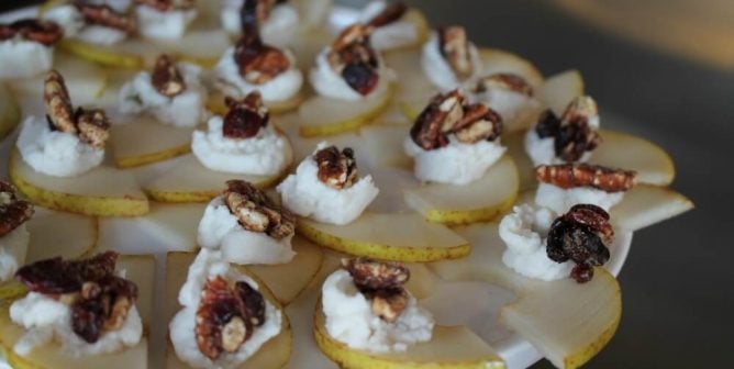 These Recipes Prove Vegan Bleu Cheese and Pears Are the Perfect Match