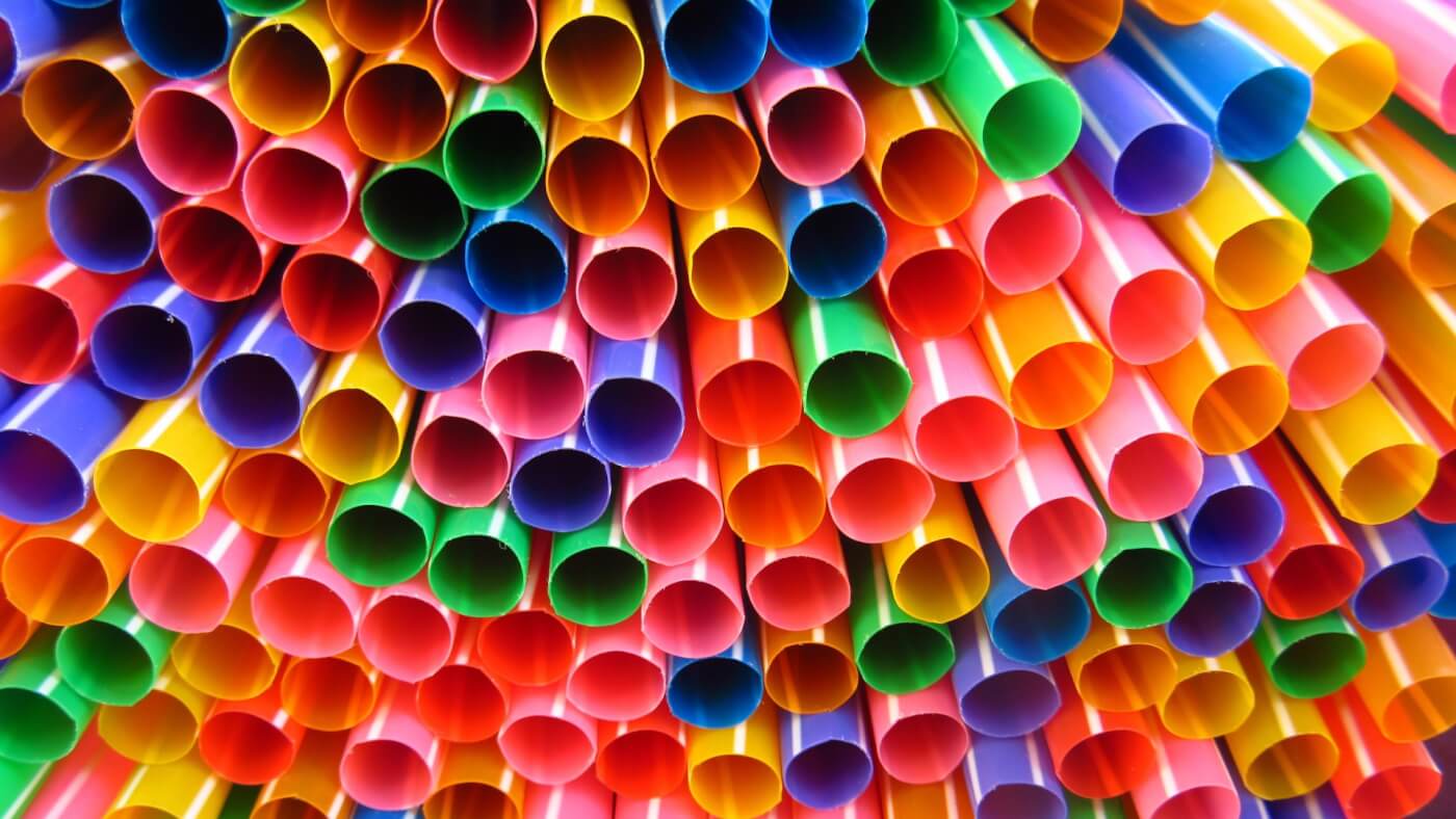 https://www.peta.org/wp-content/uploads/2018/07/plastic-straws-other-ways-to-help-ocean-animals.jpg