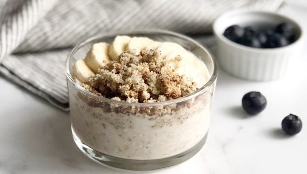 Berry Overnight Oats Crumble Cup