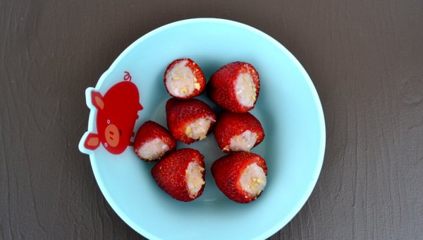 Strawberry ‘Cheesecake’ Bites