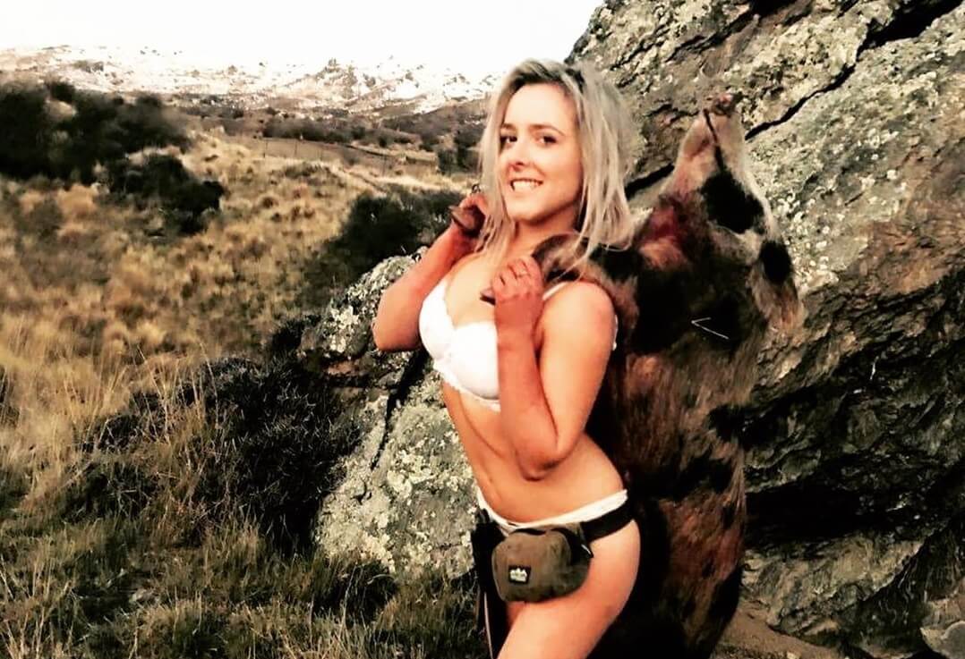 naked girls deer huntingt