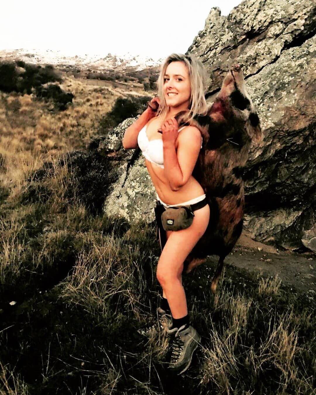 Hunter Does Nearly Naked Photo Shoots With Corpses