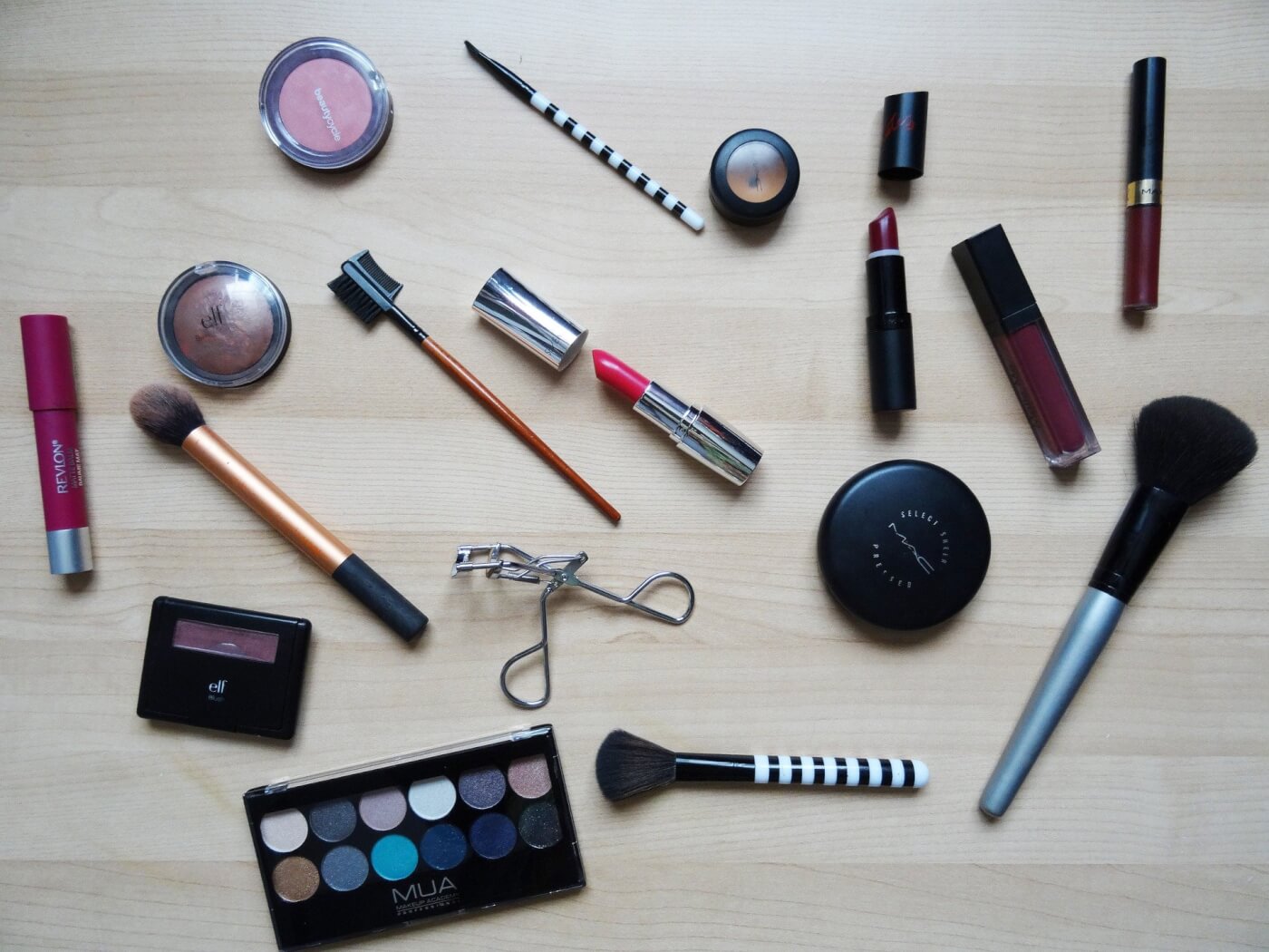 makeup, eyeshadow, brushes, blush, eyeliner, mascara