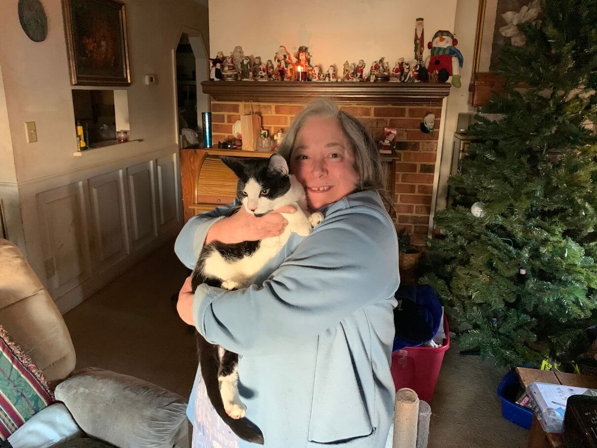 Tenure, a cat helped by PETA