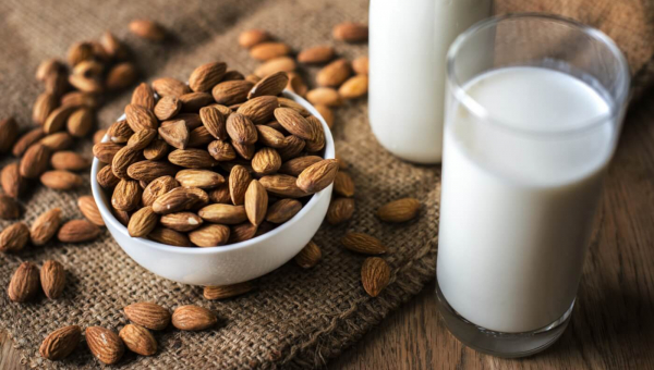What Are the Benefits of Almond Milk? Here’s Why You Should Drink It