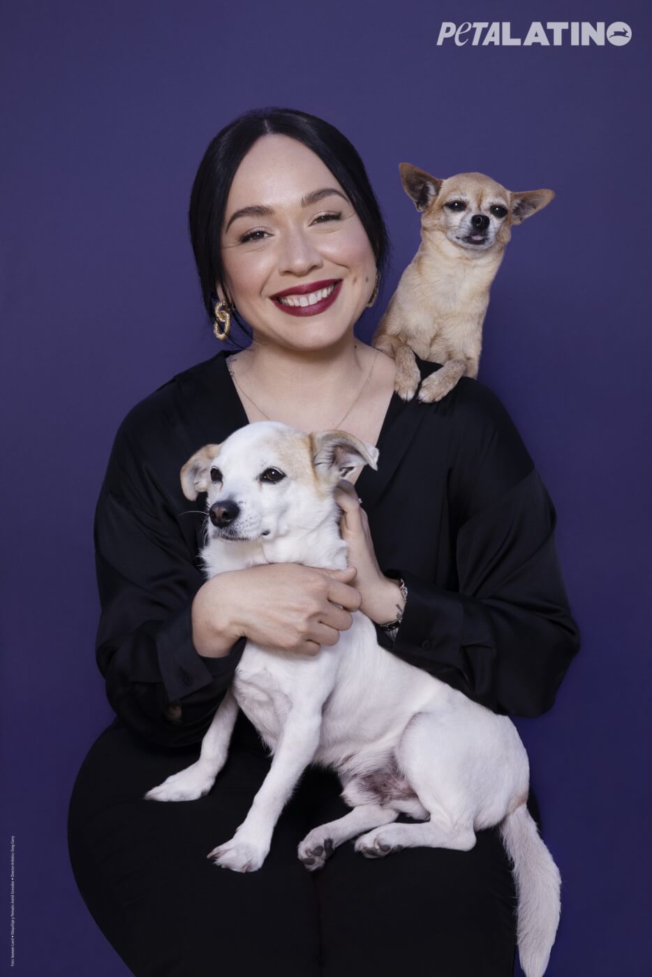 Carla Morrison and dogs in PETA Latino ad