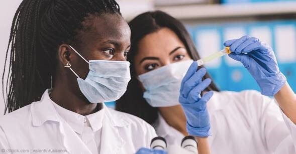 Women scientists in a laboratory
