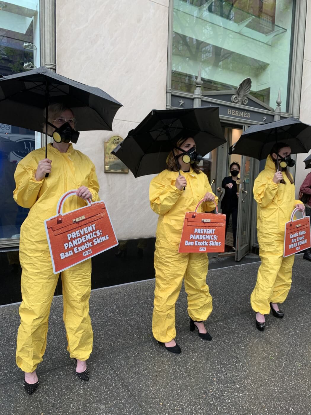 PETA protest outside Hermes NYC boutique store