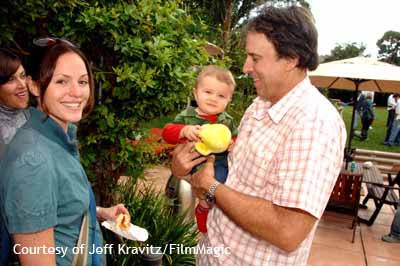 Jorja_Fox_and_Kevin_Nealon.jpg