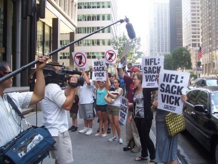 Michael_Vick_Protest_2.jpg