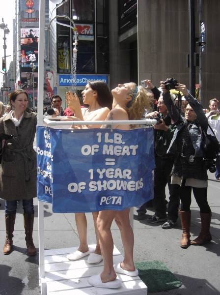 Naked_shower_demonstration_New_York_2.jpg