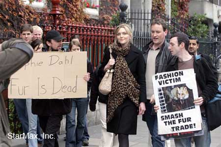 Sophie_Dahl_Fur_protest.jpg