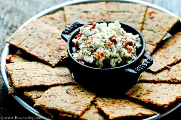 rawmazing sundried tomato crackers