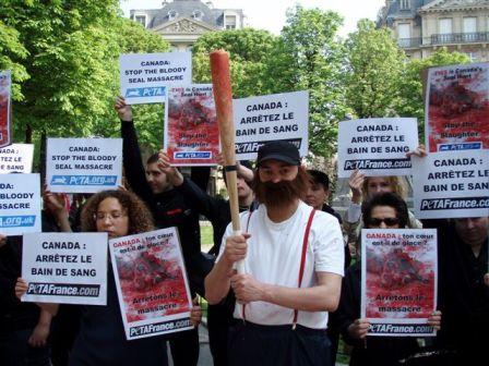 seal demo Paris.jpg