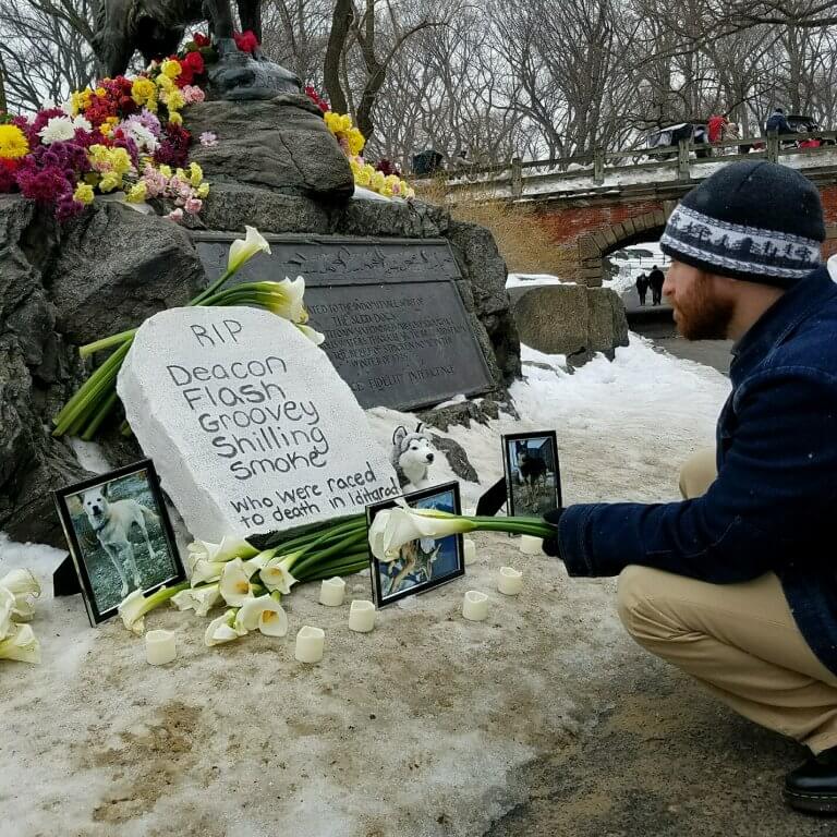 candlelight vigial at balto statue in central park for iditarod 2017