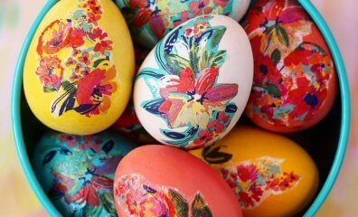 First Lady Jill Biden Asked to Take a Crack at Hen-Friendly Easter Egg Roll