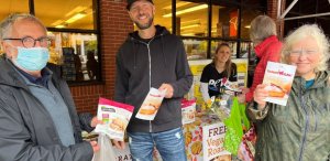 ThanksVEGAN? PETA Hands Out Free Meatless Roasts