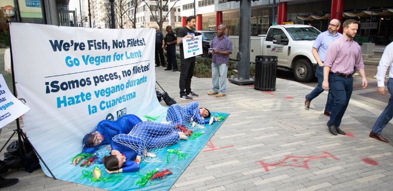 Will Pile of ‘Dead Fish’ Inspire Vegan Lent? PETA Latino Thinks So!