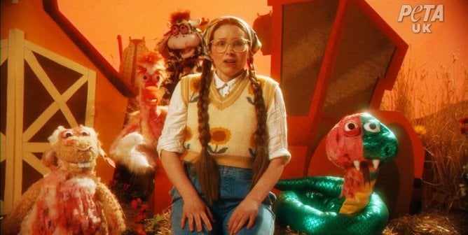 Jessie Cave with puppet animals on Red River Farm video