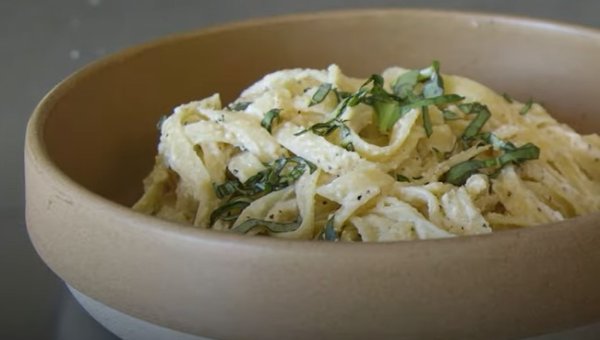 VIDEO: Creamy Vegan Alfredo Sauce With Lauren Toyota From Hot for Food