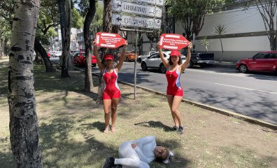 ‘Mouse’ Rescued by ‘Lifeguards’ in Protest Demanding Mexican University Ban Cruel Test