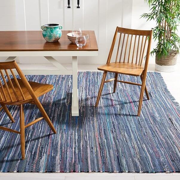 Blue rug in dining room